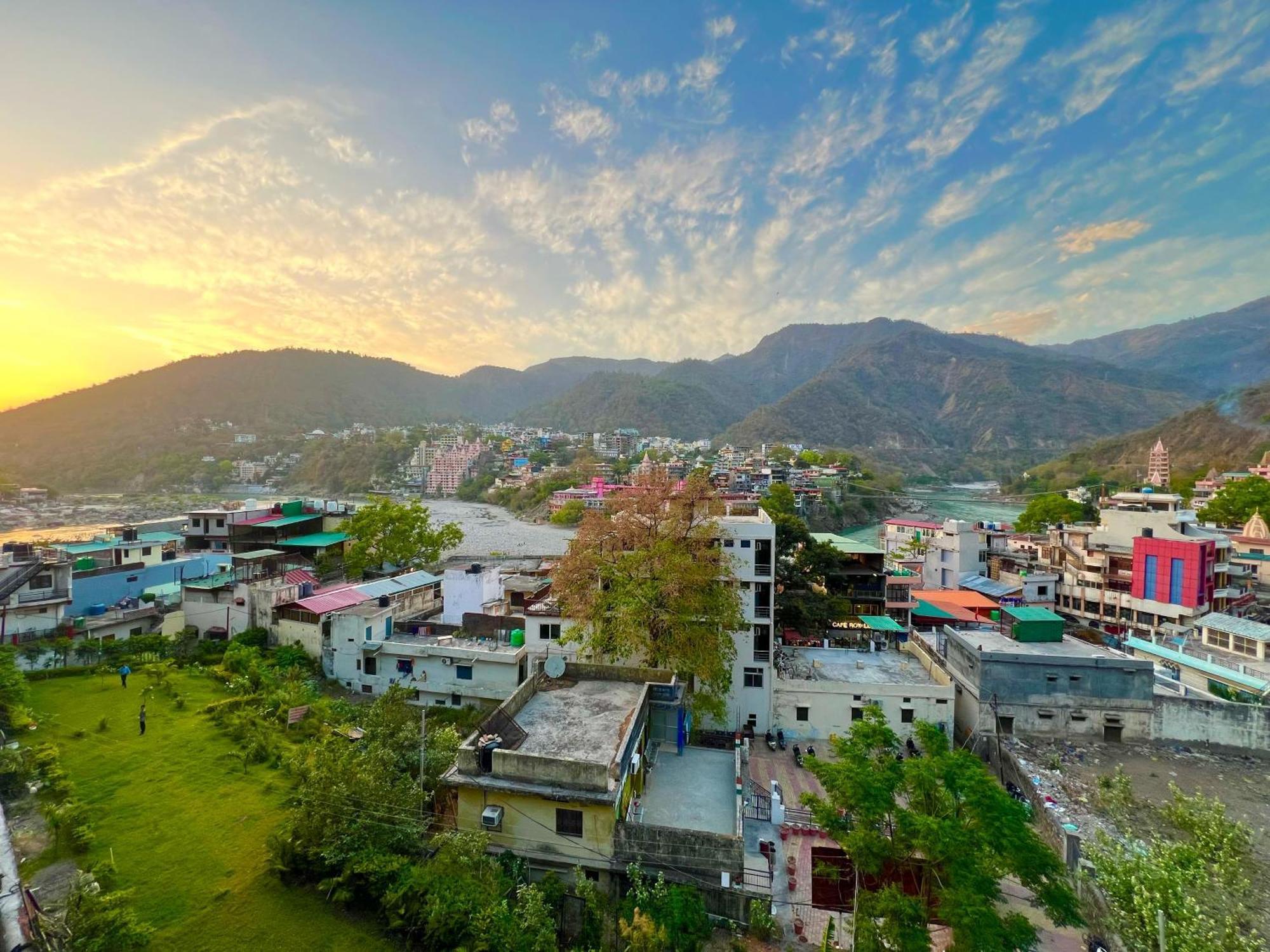 Hotel Manikut Rishikesh Exterior photo